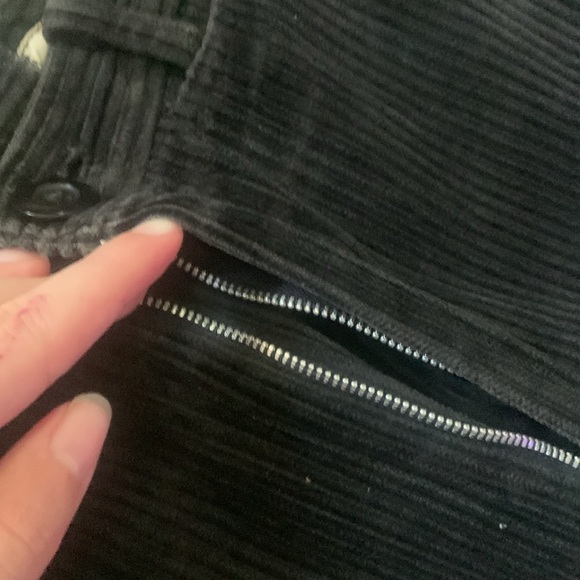 Men’s corduroy black pants with button, zipper, and pockets. - Picture 4 of 11